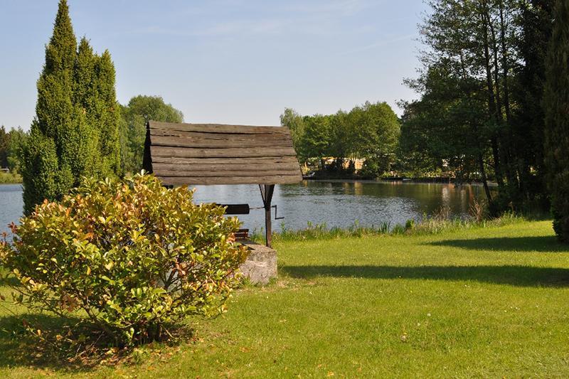 Ferienpark Tannenbruchsee Neustadt am Rubenberge Ngoại thất bức ảnh
